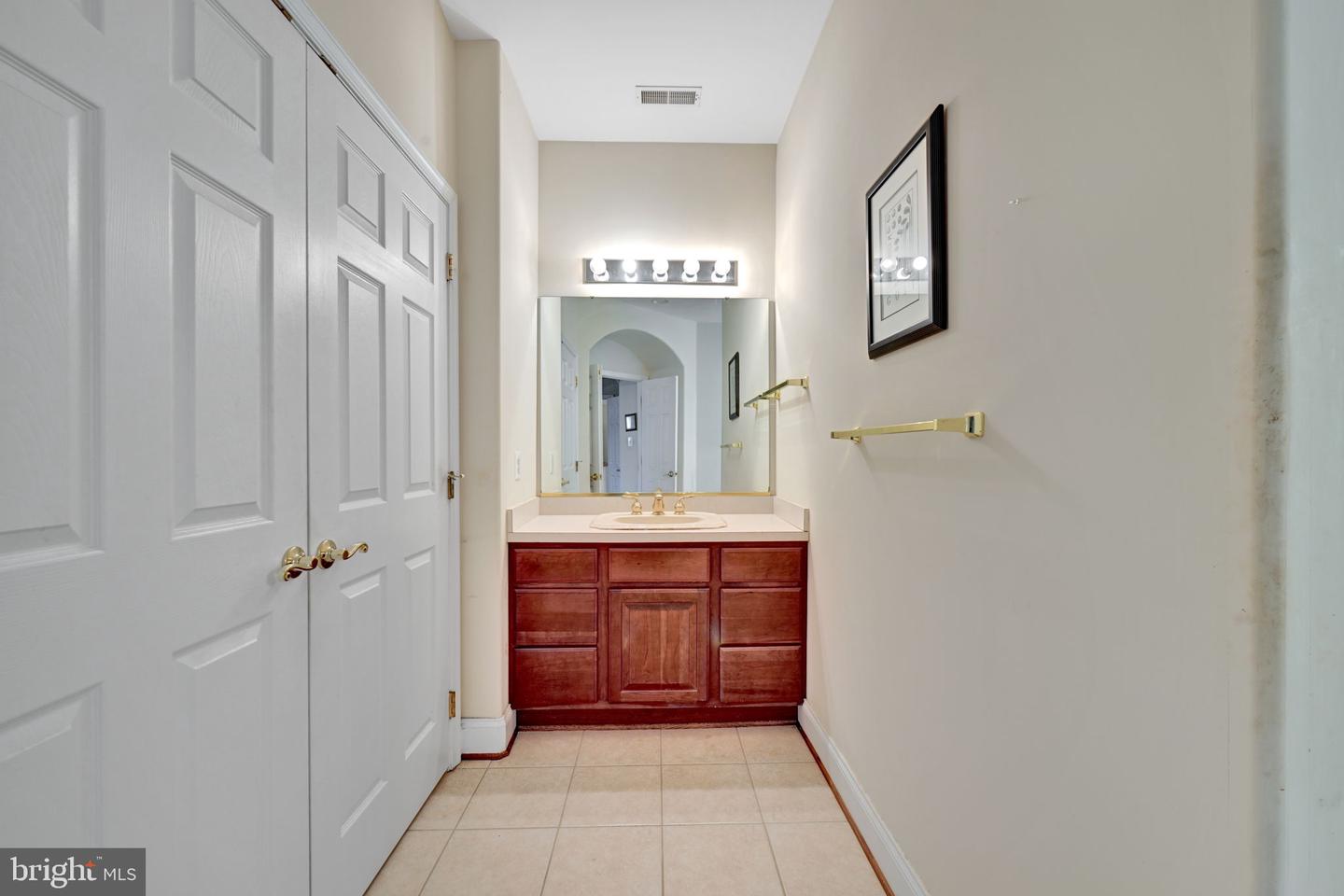 7980 Norwich Ct Property Photo 8