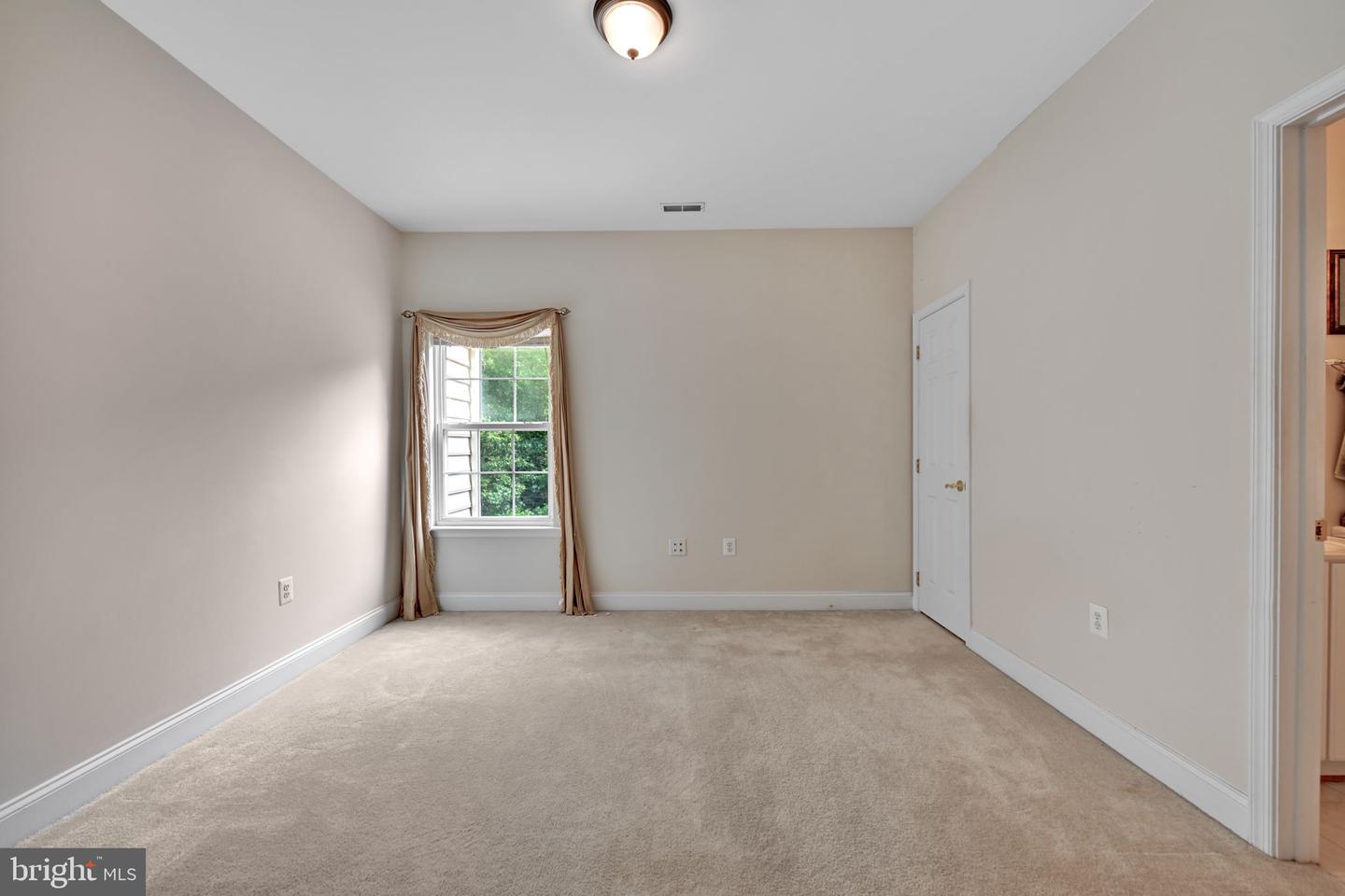 7980 Norwich Ct Property Photo 16