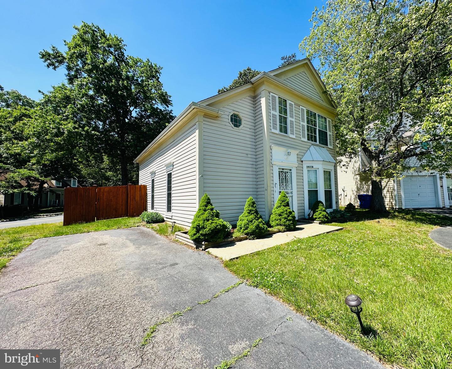 3433-a Azalea Pl Property Photo 3