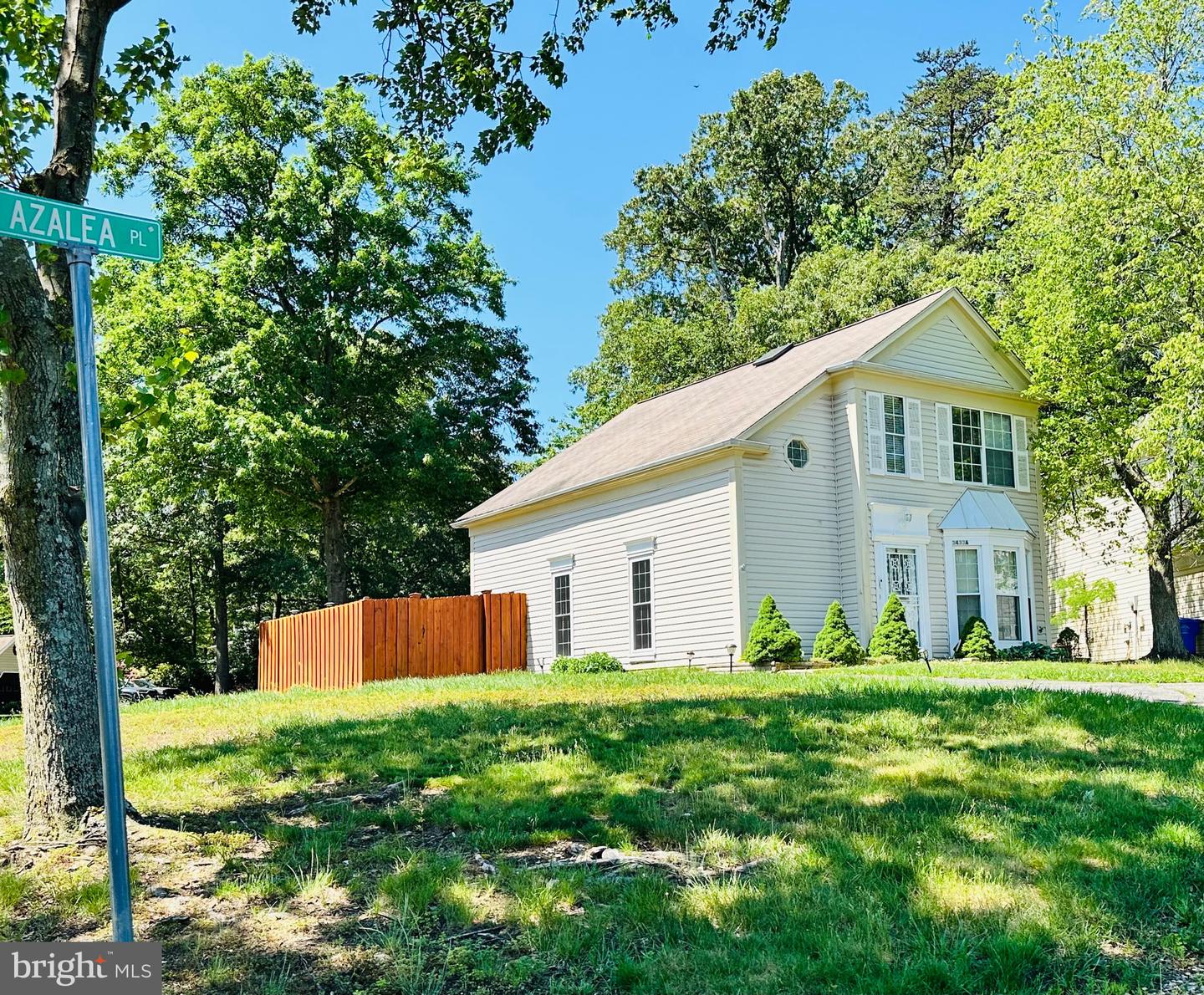 3433-a Azalea Pl Property Photo 5