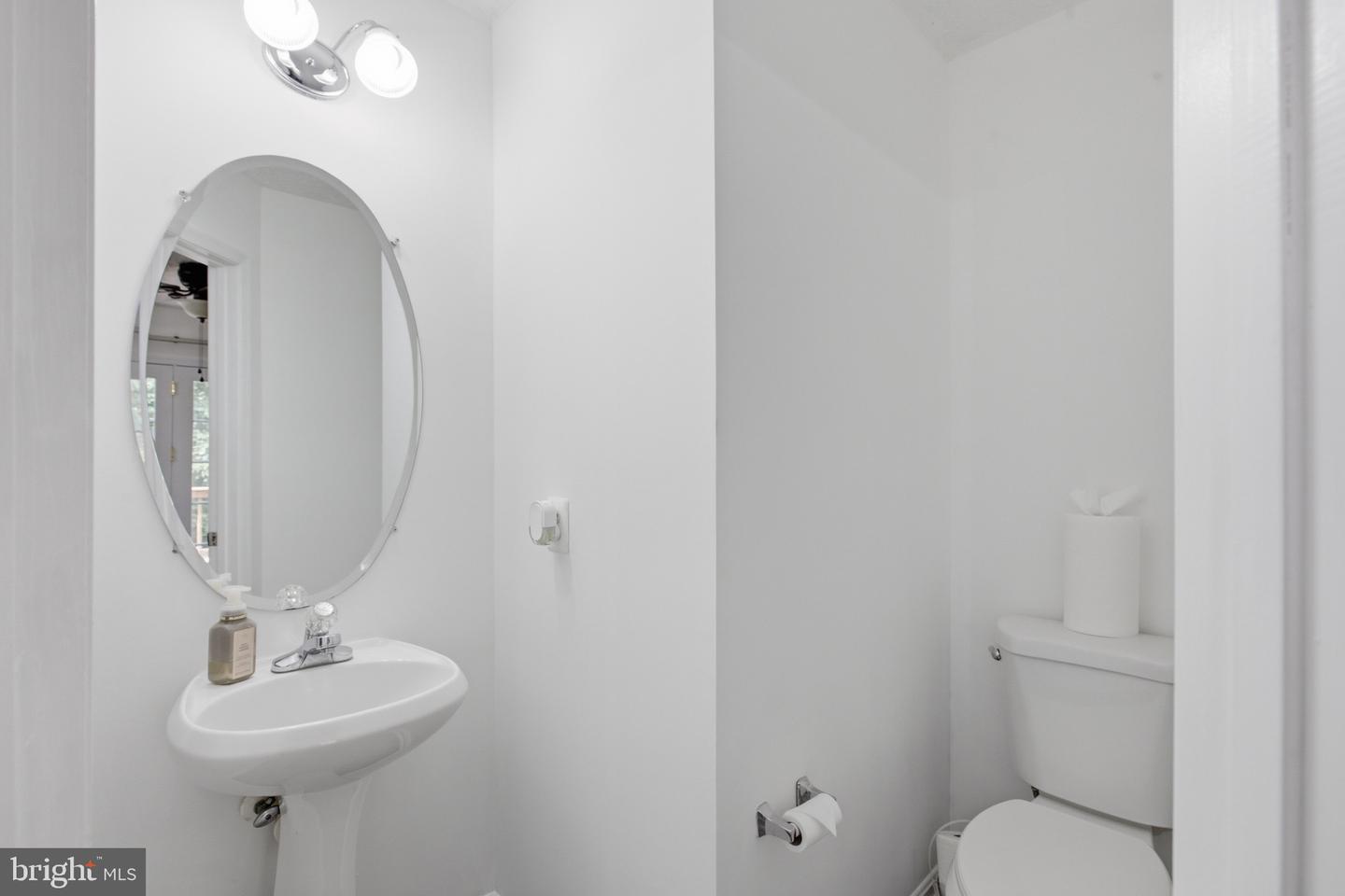 8012 Bullfinch Pl Property Photo 10