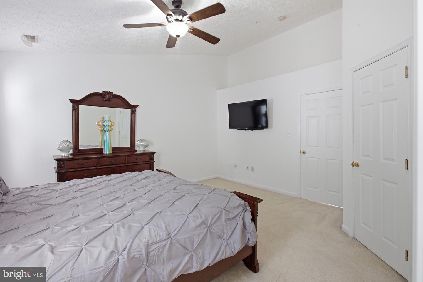 8012 Bullfinch Pl Property Photo 18