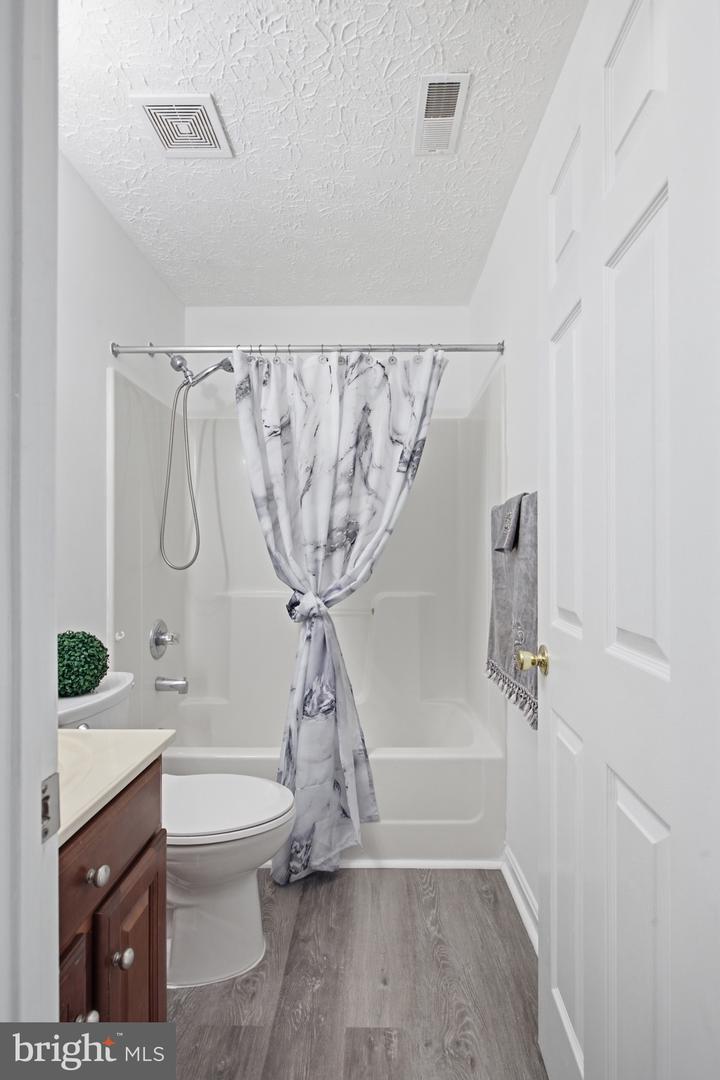 8012 Bullfinch Pl Property Photo 23