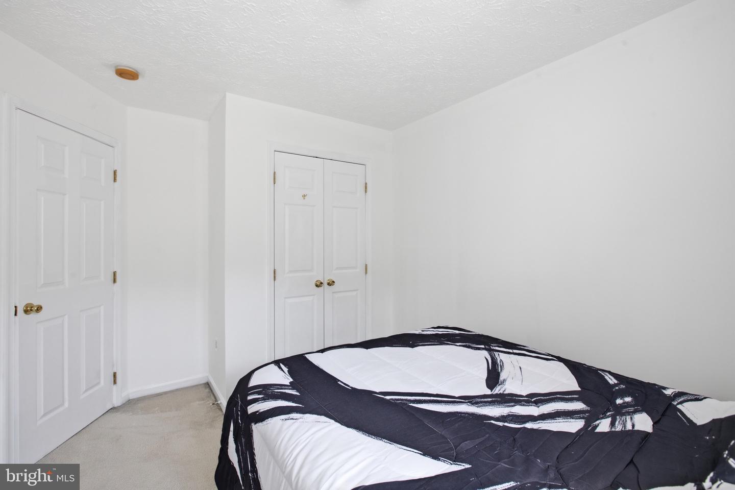 8012 Bullfinch Pl Property Photo 25
