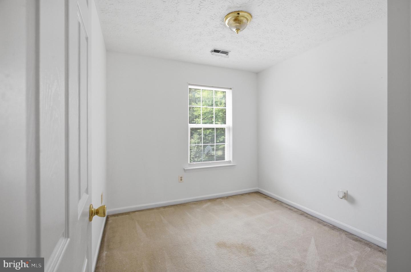 8012 Bullfinch Pl Property Photo 28