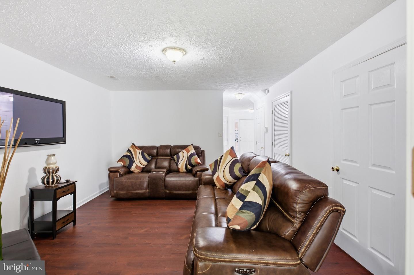 8012 Bullfinch Pl Property Photo 31