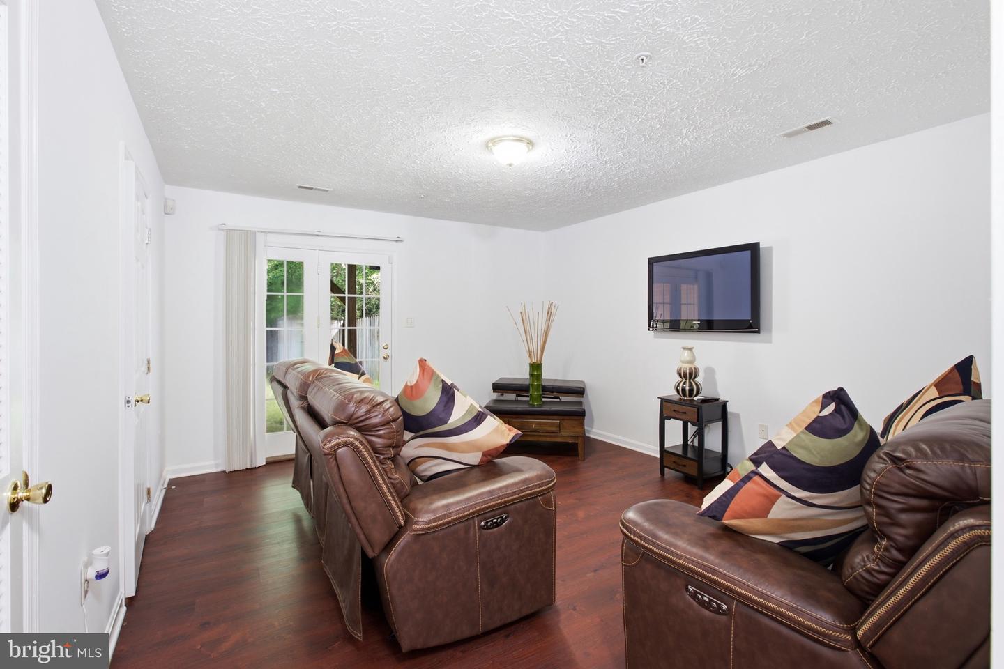 8012 Bullfinch Pl Property Photo 32