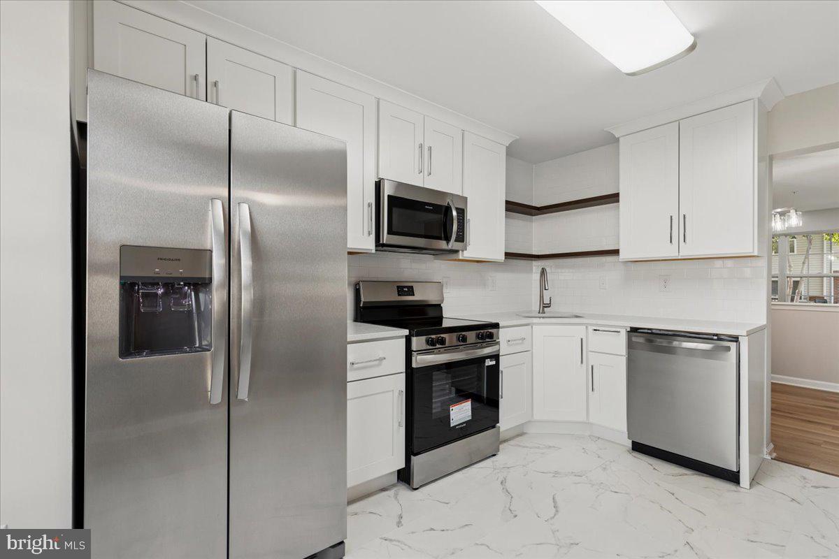 2577 Bolinbrook Ct Property Photo 4