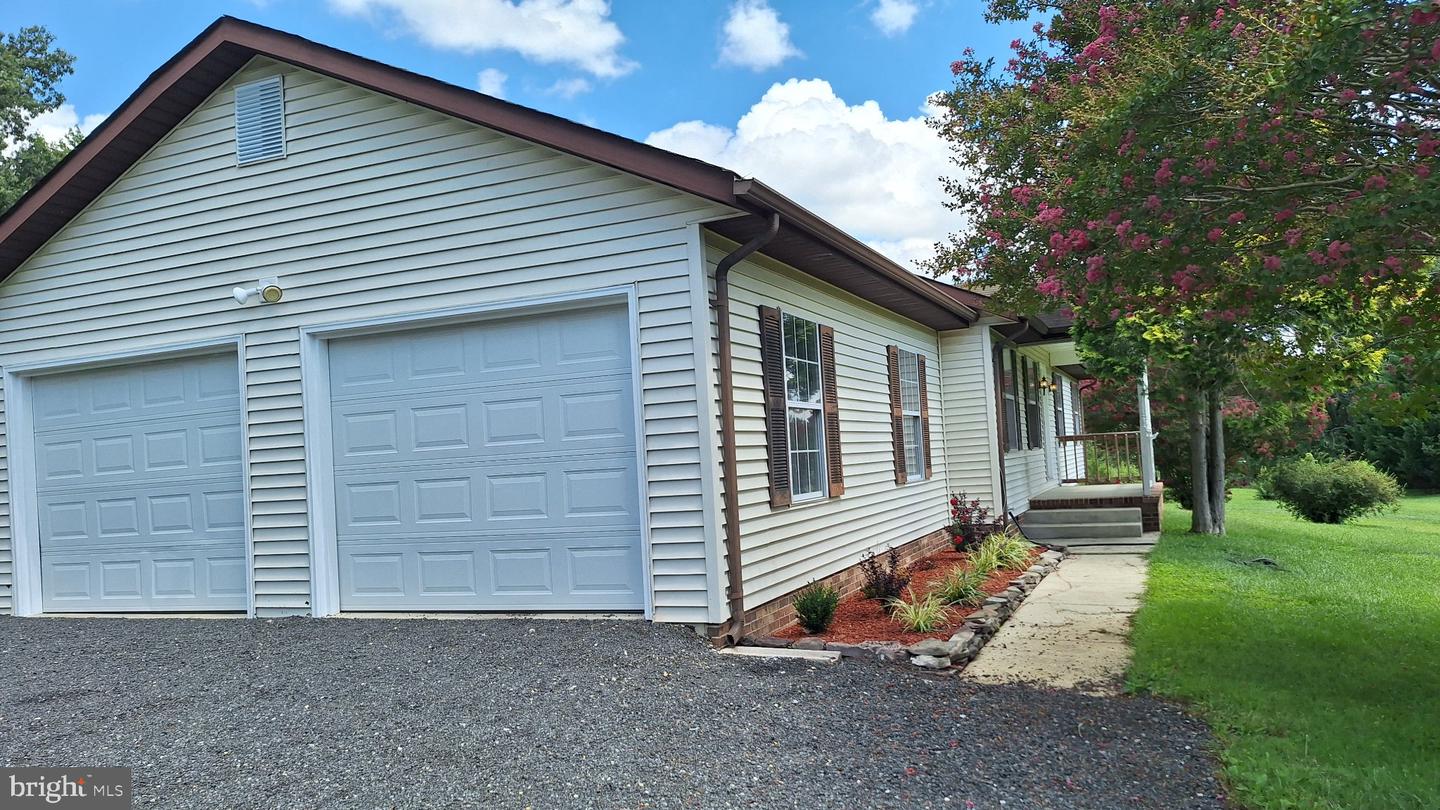 7108 Glen Albin Rd Property Photo 2