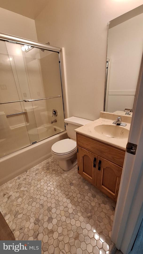 7108 Glen Albin Rd Property Photo 7