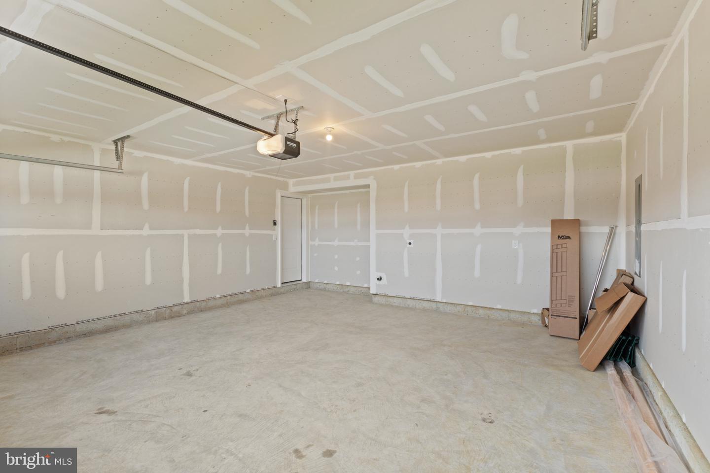 253 Long Branch Ln Property Photo 4