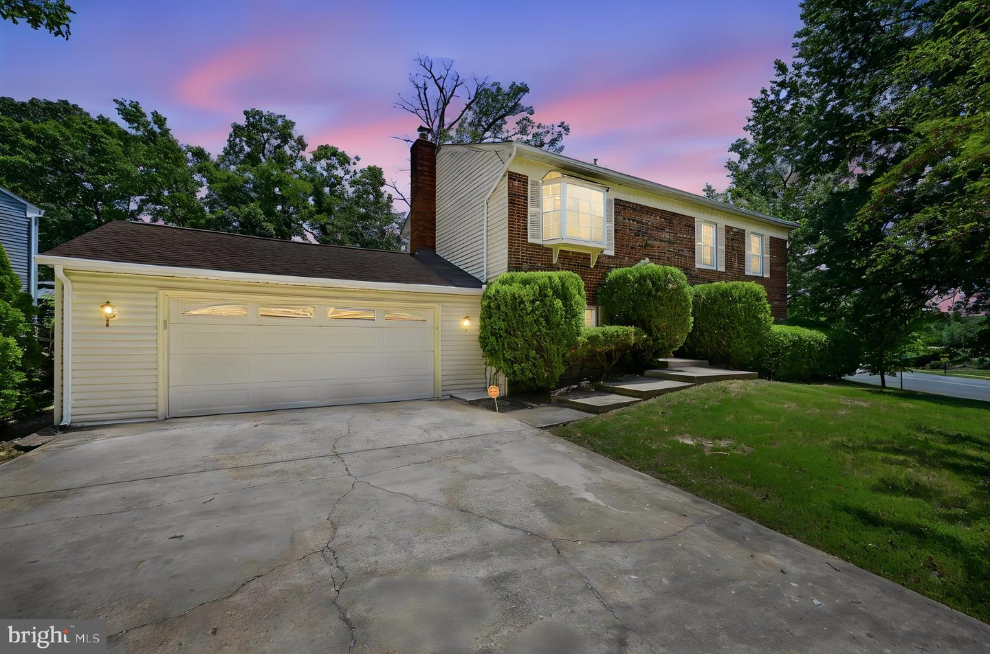 2302 IMPERIAL CT