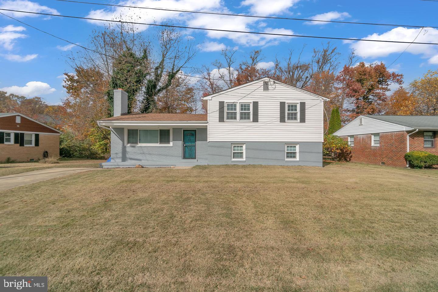 5 Maple St Property Photo 1