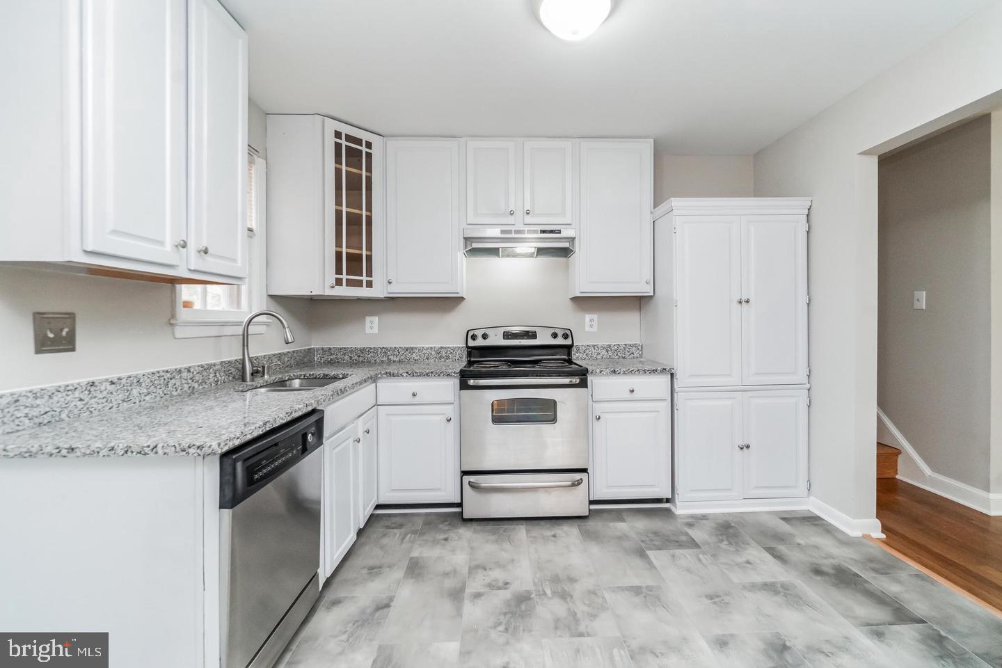 5 Maple St Property Photo 5