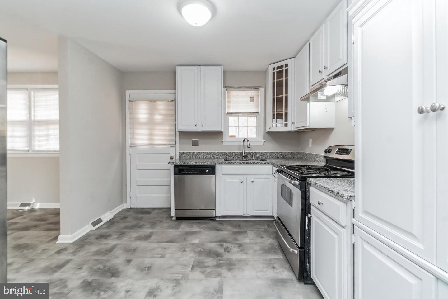 5 Maple St Property Photo 6