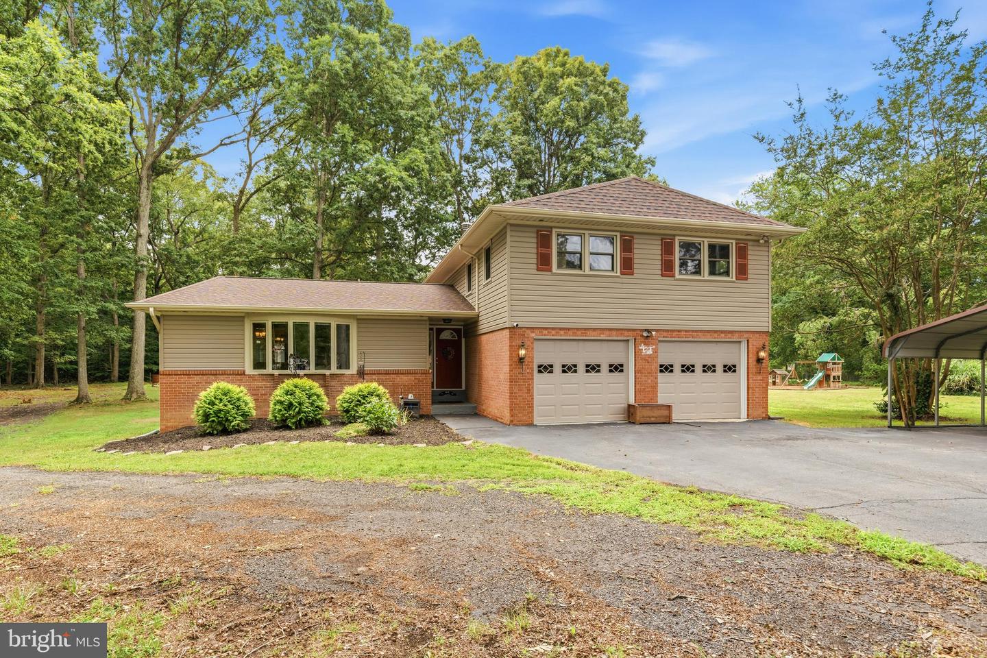 6675 Oakwood Cir Property Photo 1