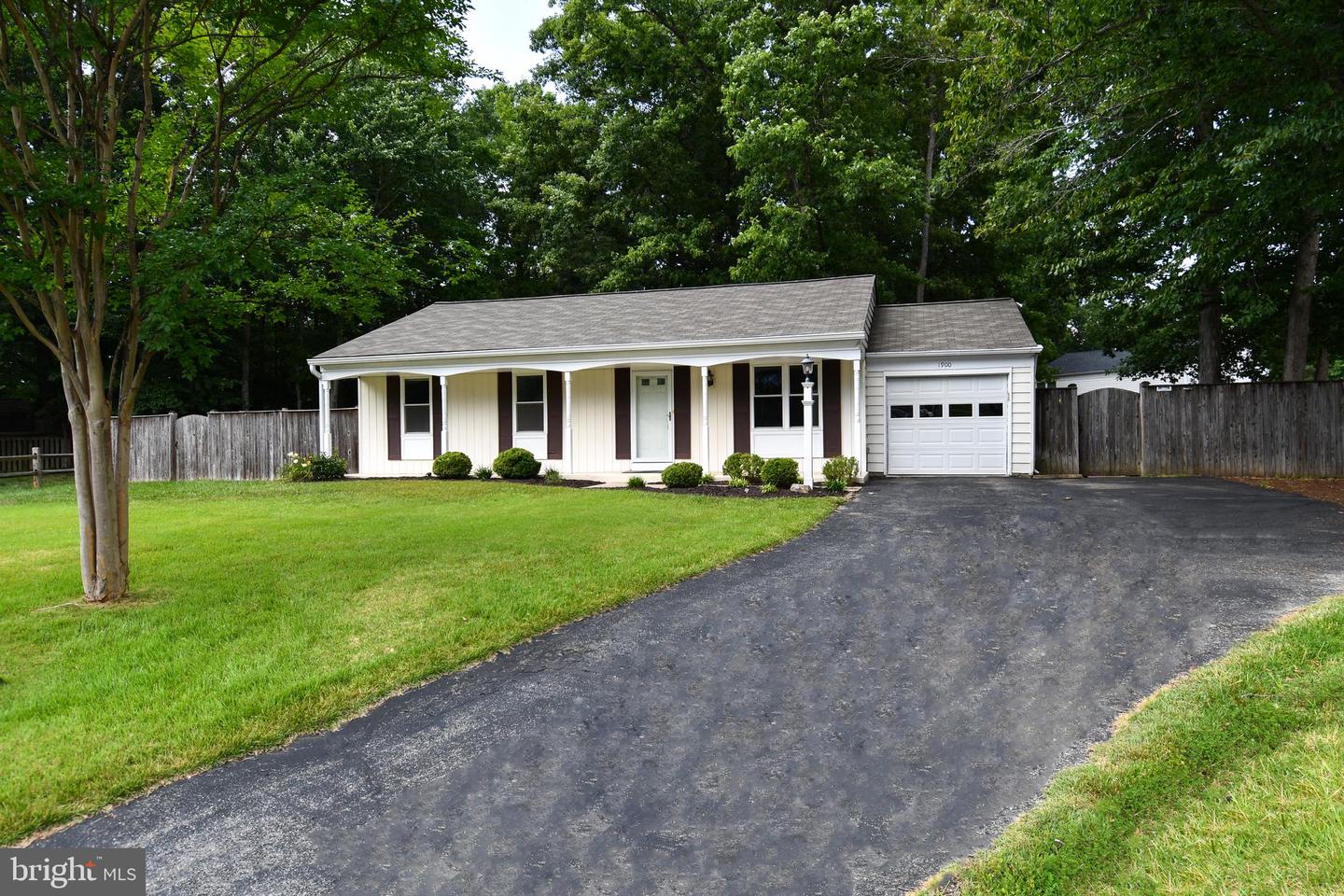 1900 Black Oak Ct Property Photo 1
