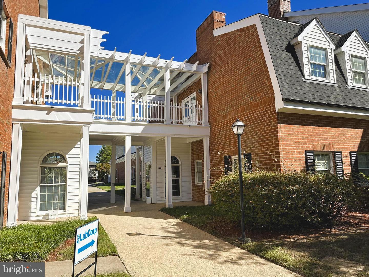 11350 PEMBROOKE SQ #F301