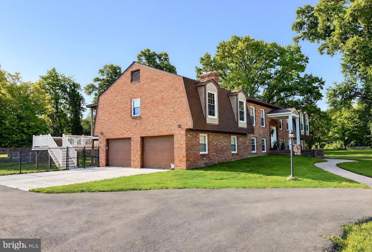 5935 River Rd Property Photo 6