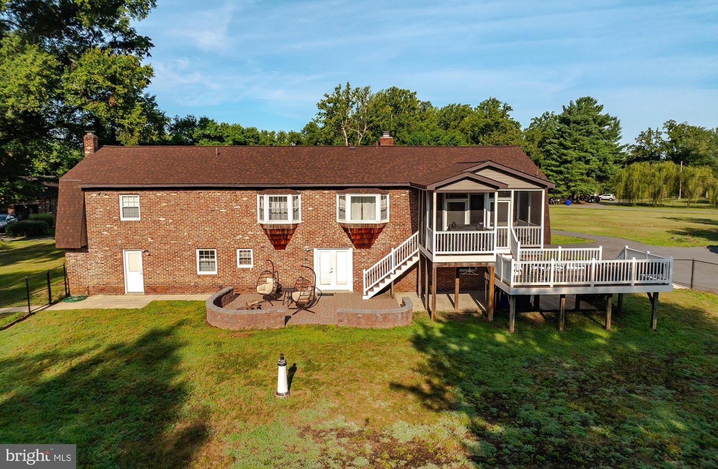 5935 River Rd Property Photo 7