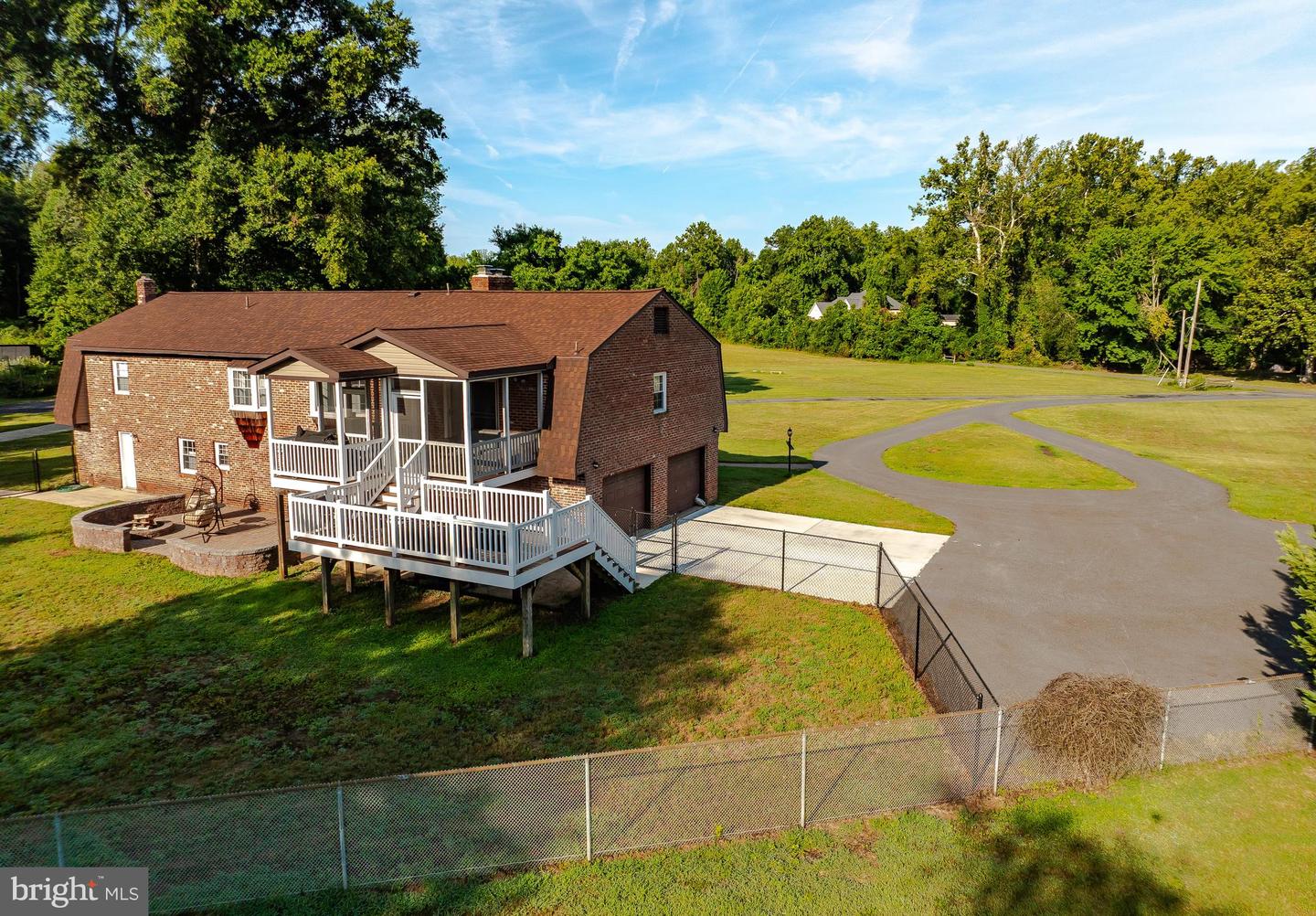 5935 River Rd Property Photo 8