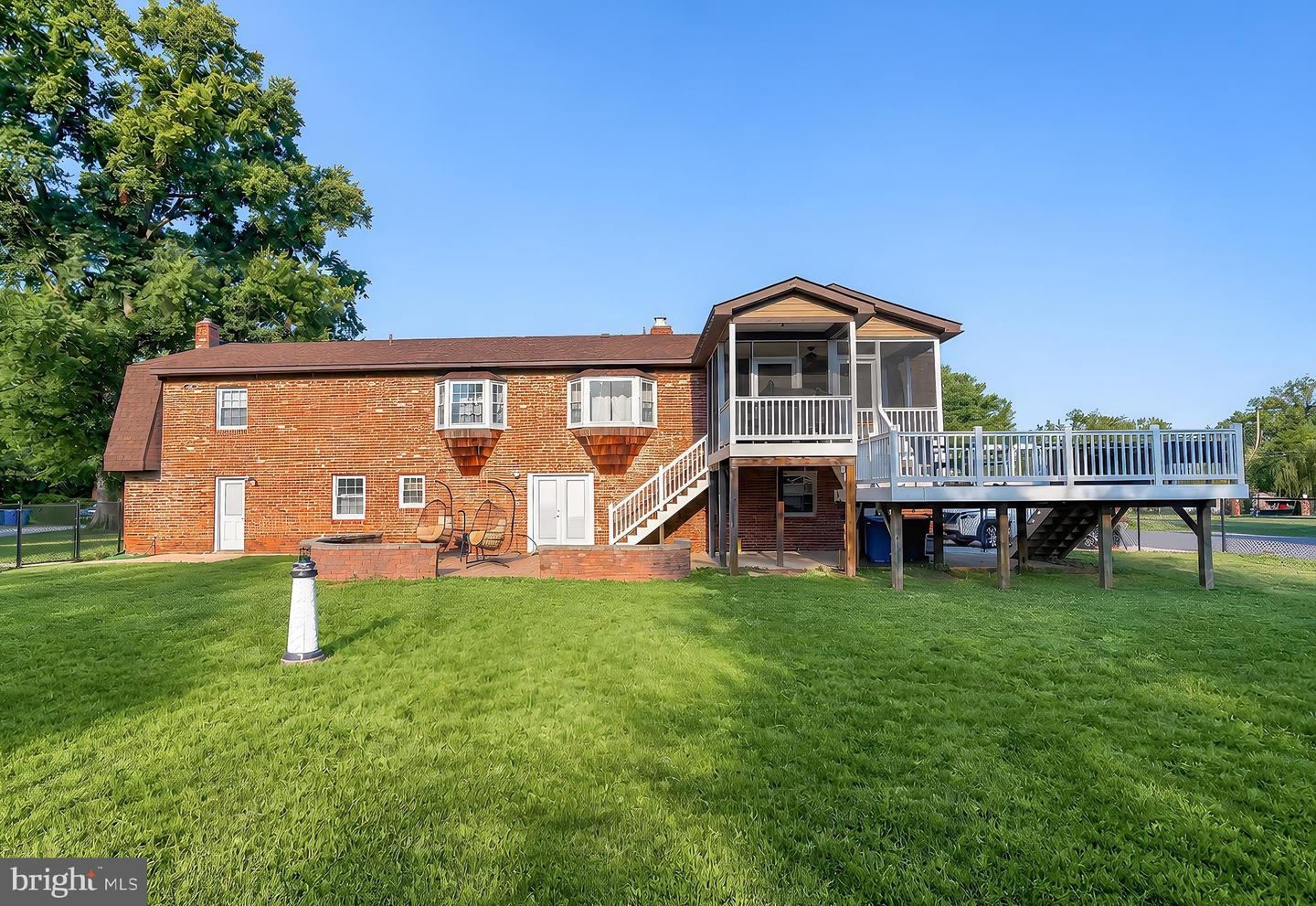 5935 River Rd Property Photo 12