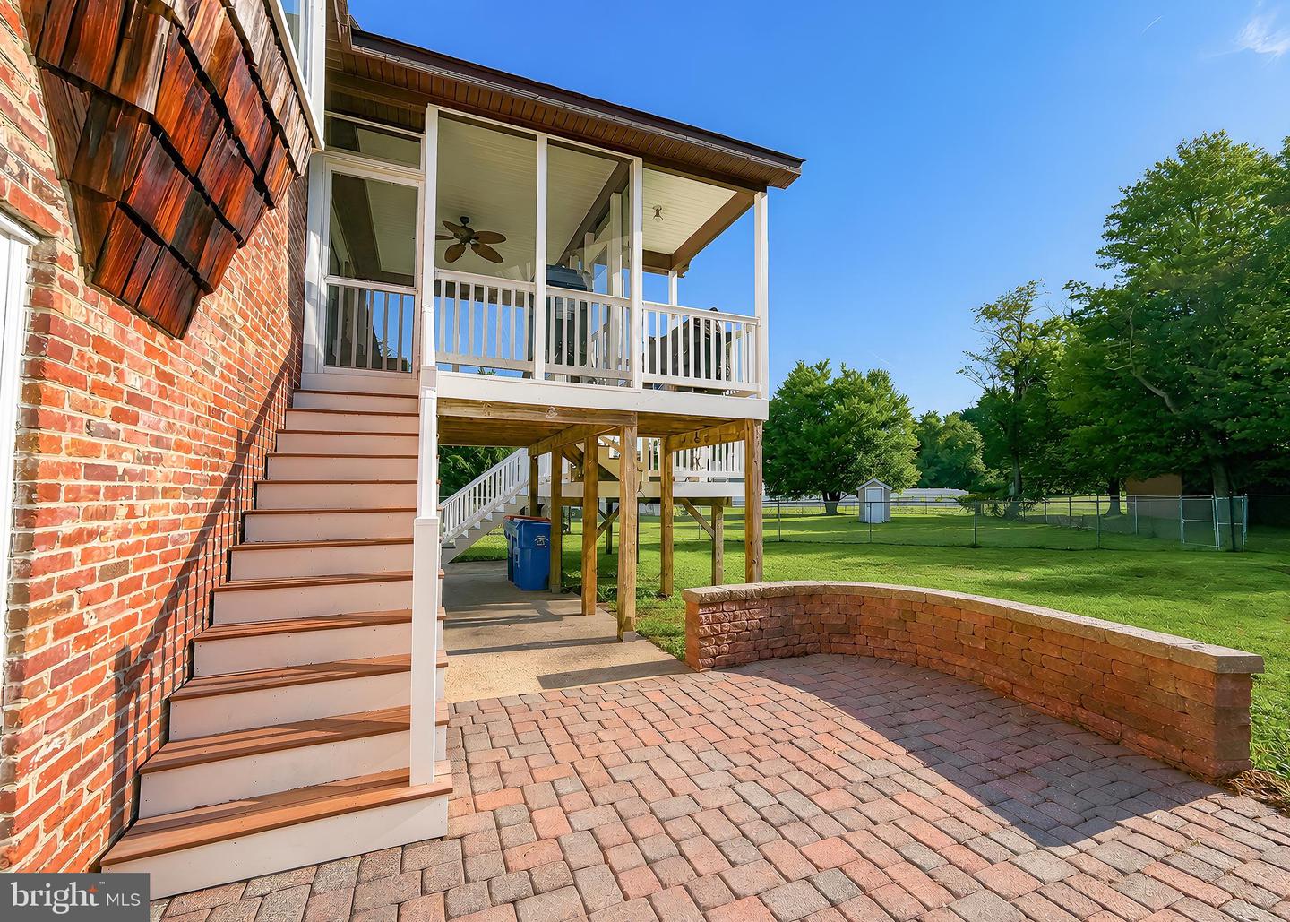 5935 River Rd Property Photo 15