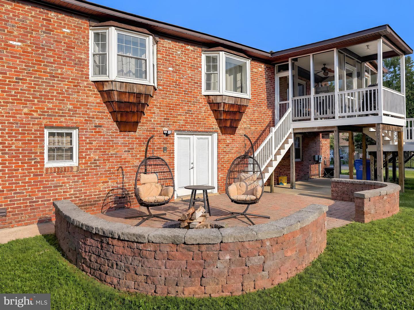 5935 River Rd Property Photo 16