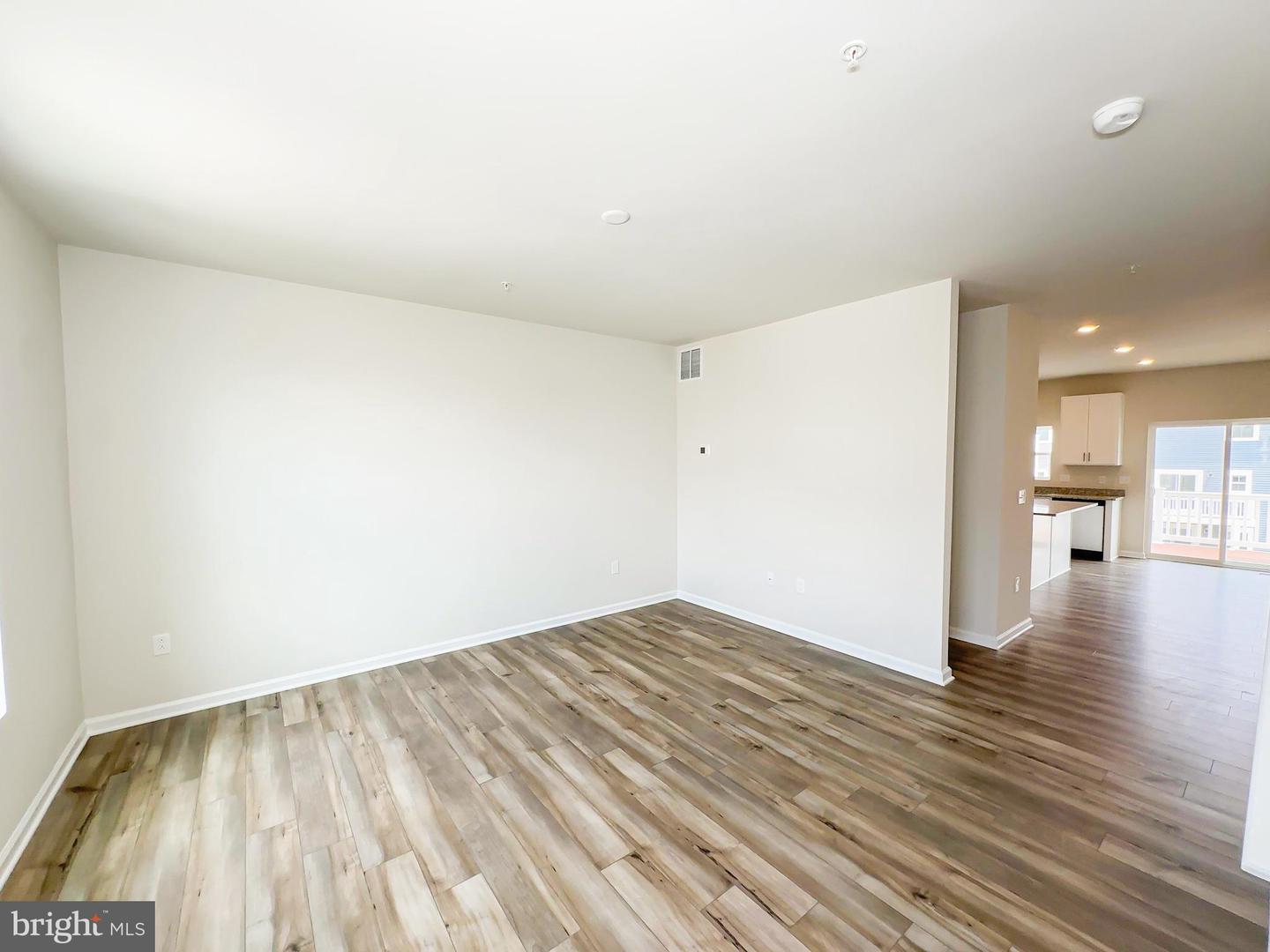 5550 Marksburg Pl Property Photo 3