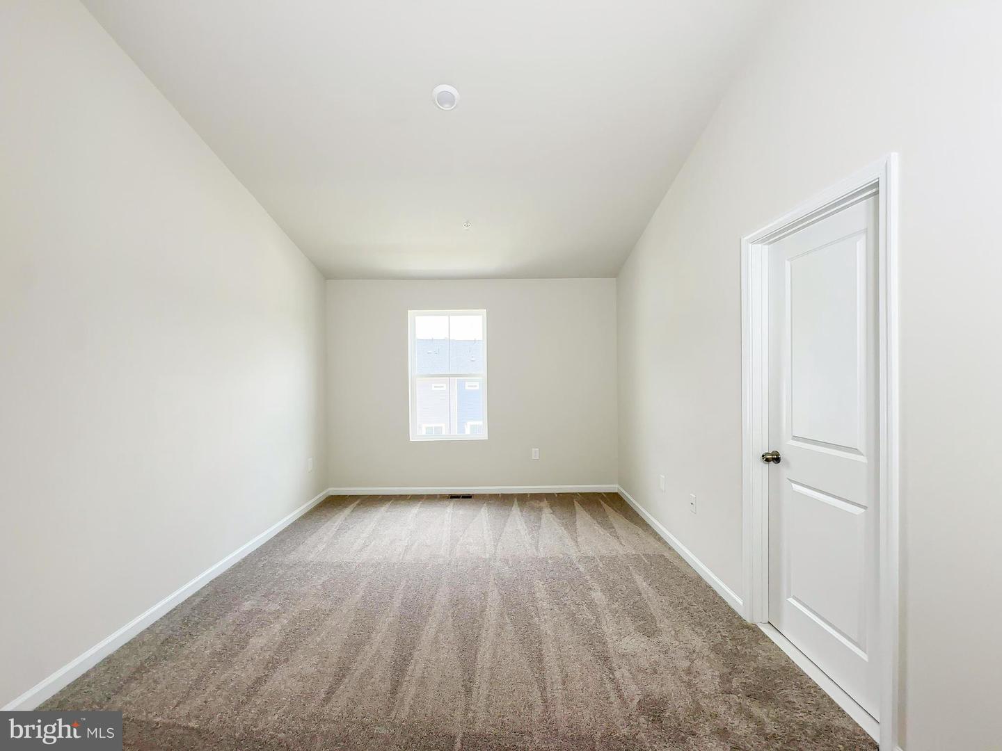 5550 Marksburg Pl Property Photo 6