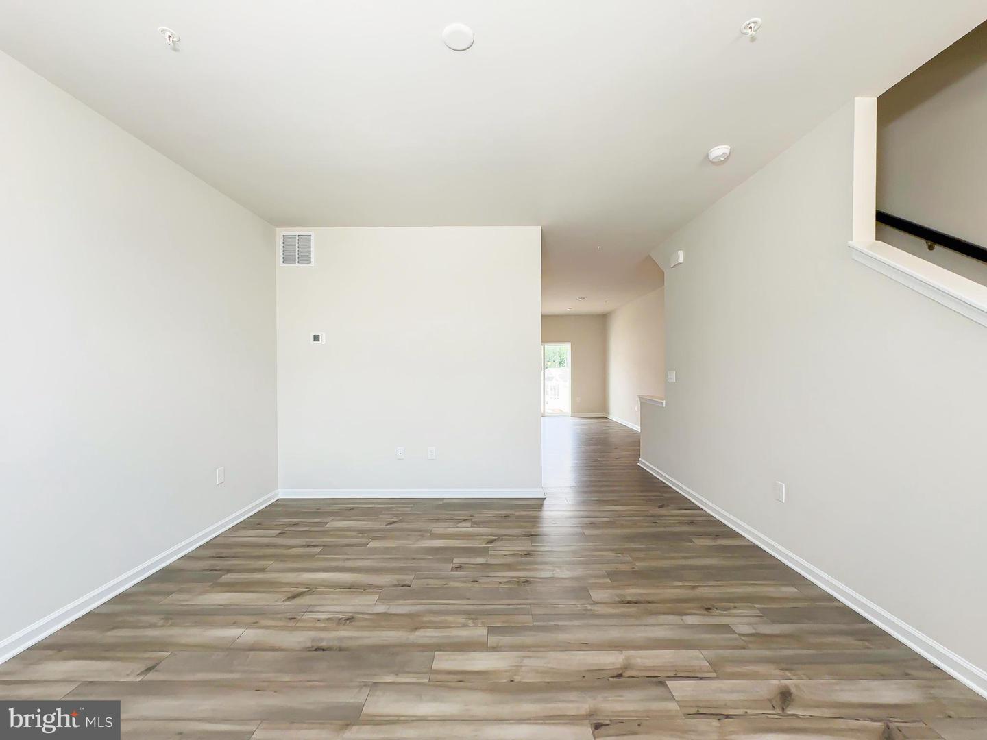 5550 Marksburg Pl Property Photo 10