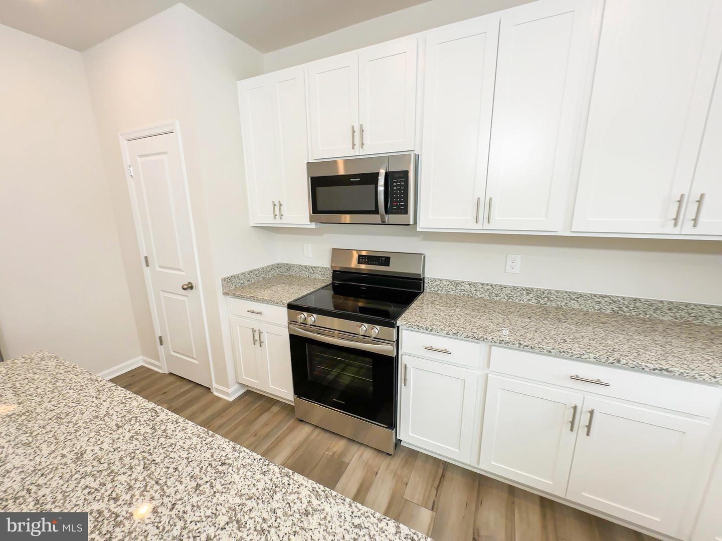 5550 Marksburg Pl Property Photo 13