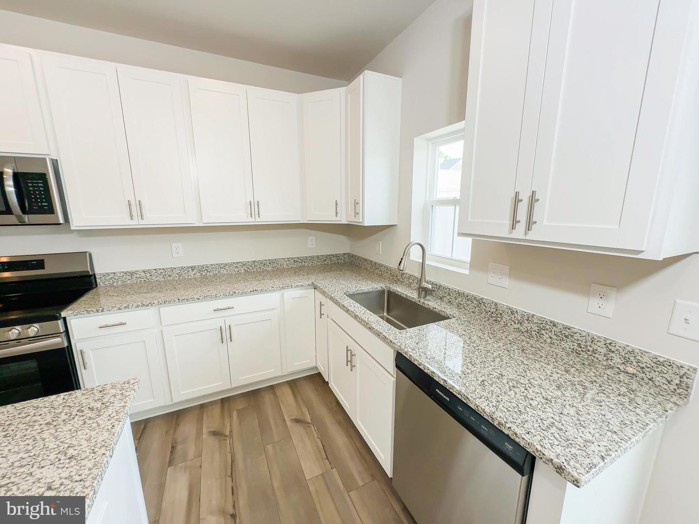 5550 Marksburg Pl Property Photo 17