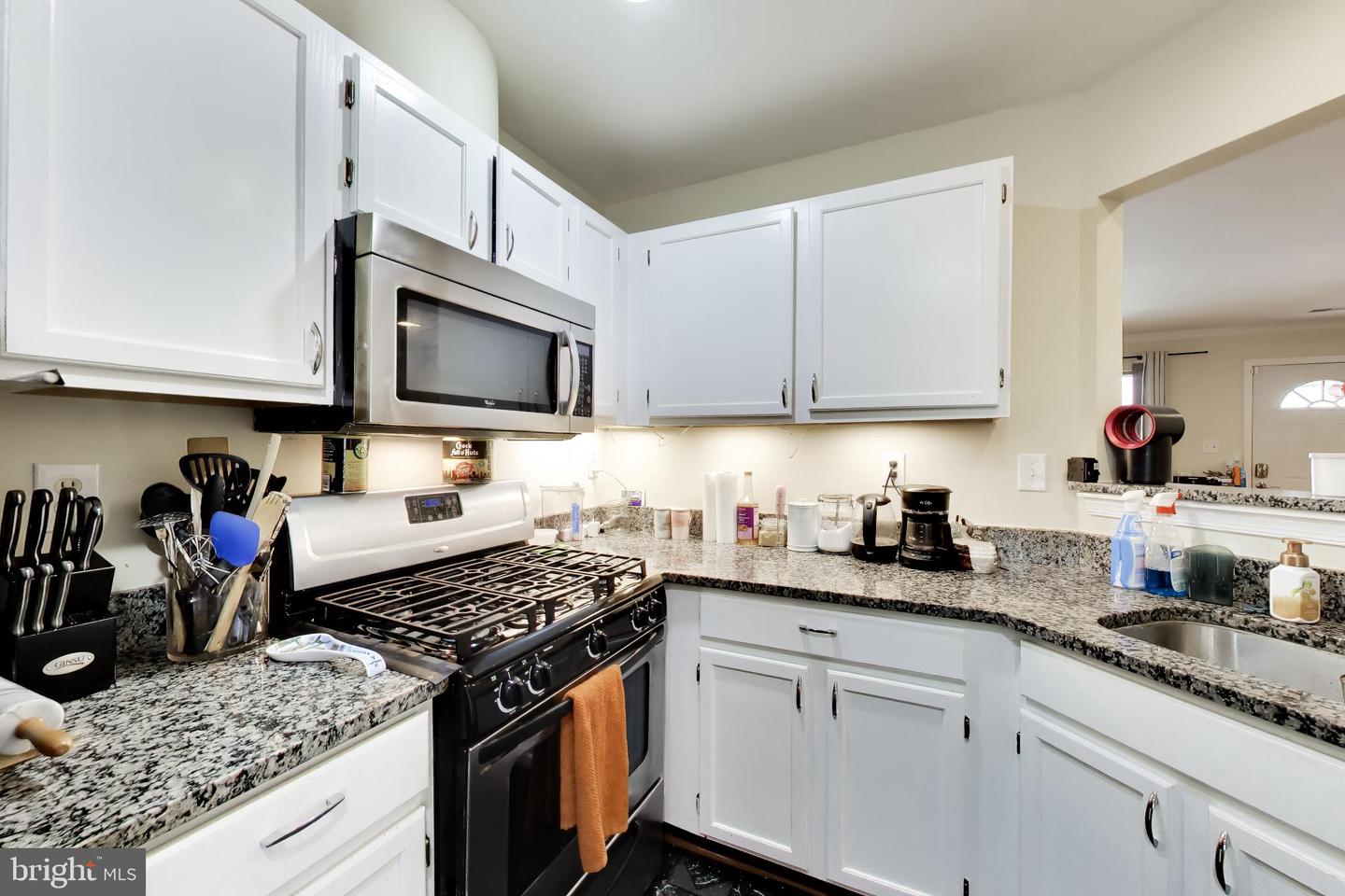 2357 Hazelwood Ct Property Photo 9