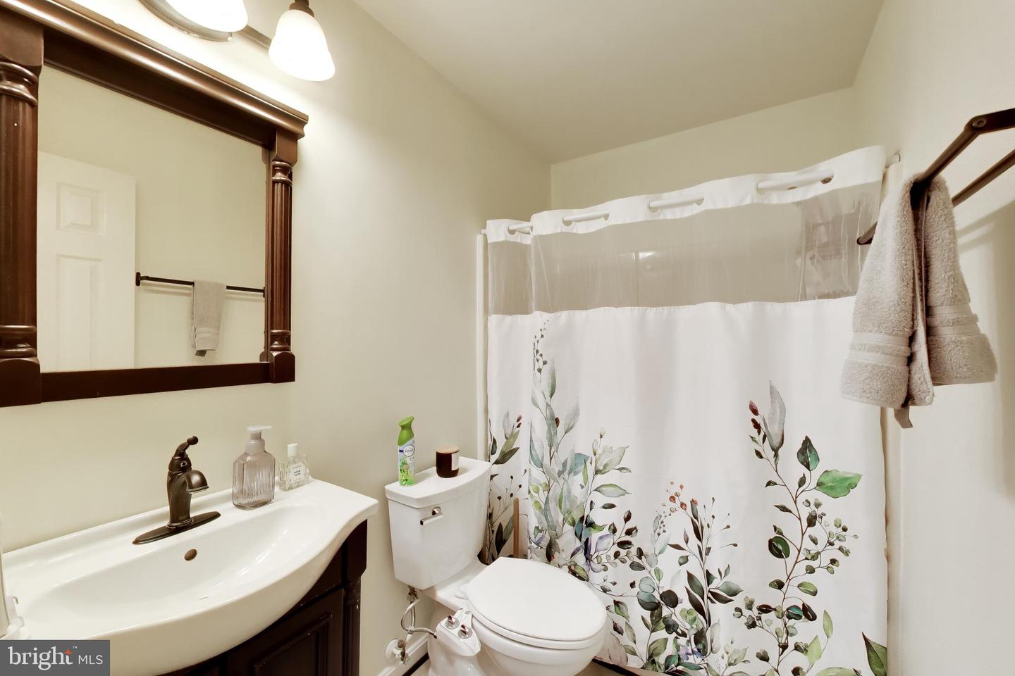 2357 Hazelwood Ct Property Photo 24