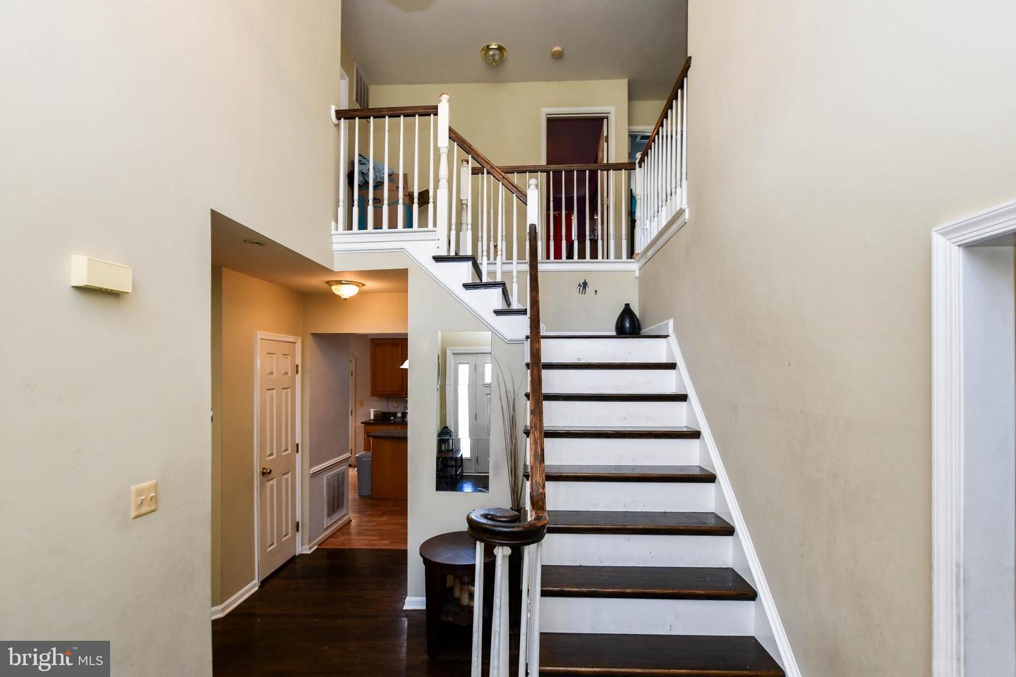 2406 Berry Thicket Ct Property Photo 2