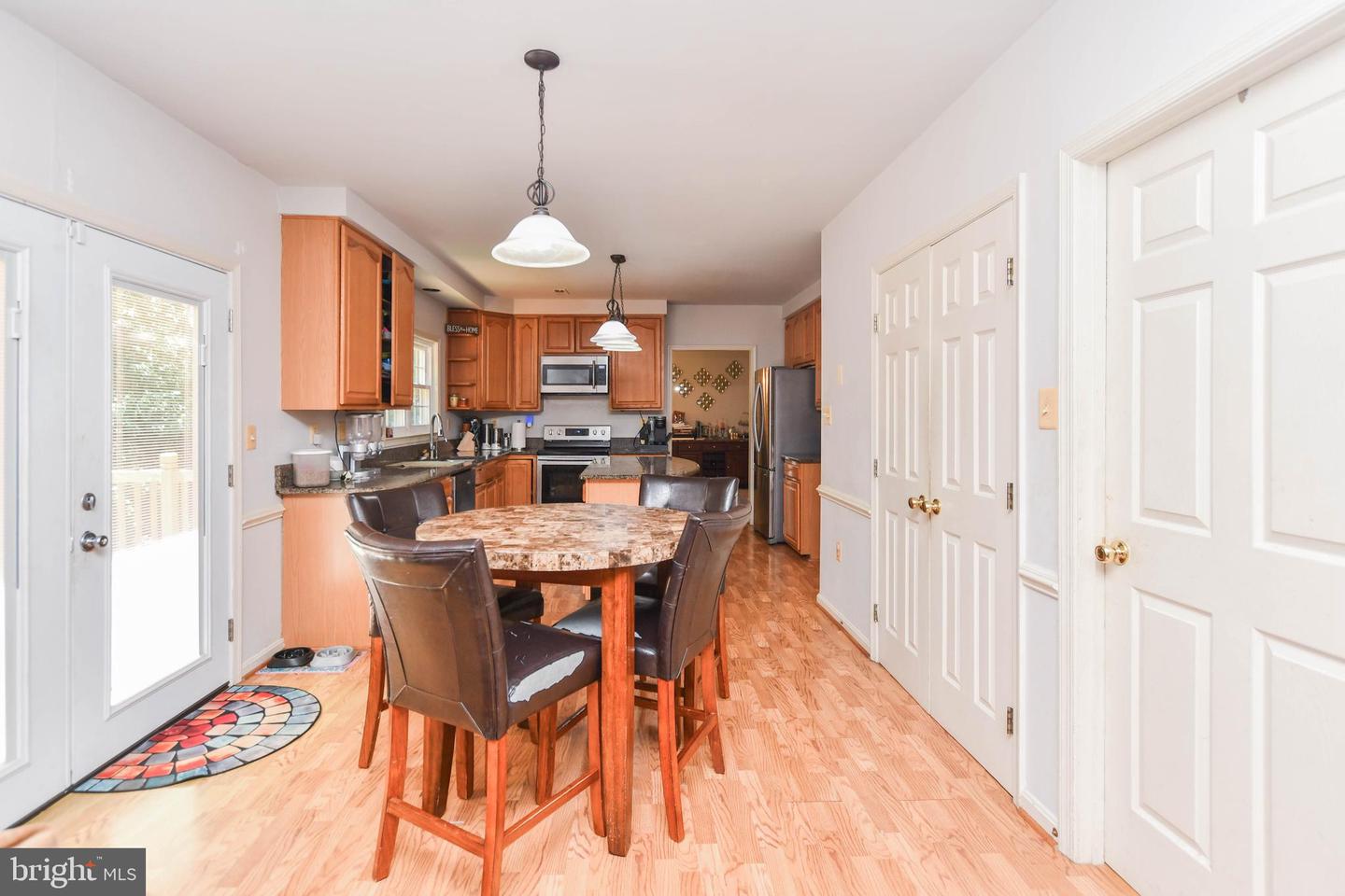 2406 Berry Thicket Ct Property Photo 4
