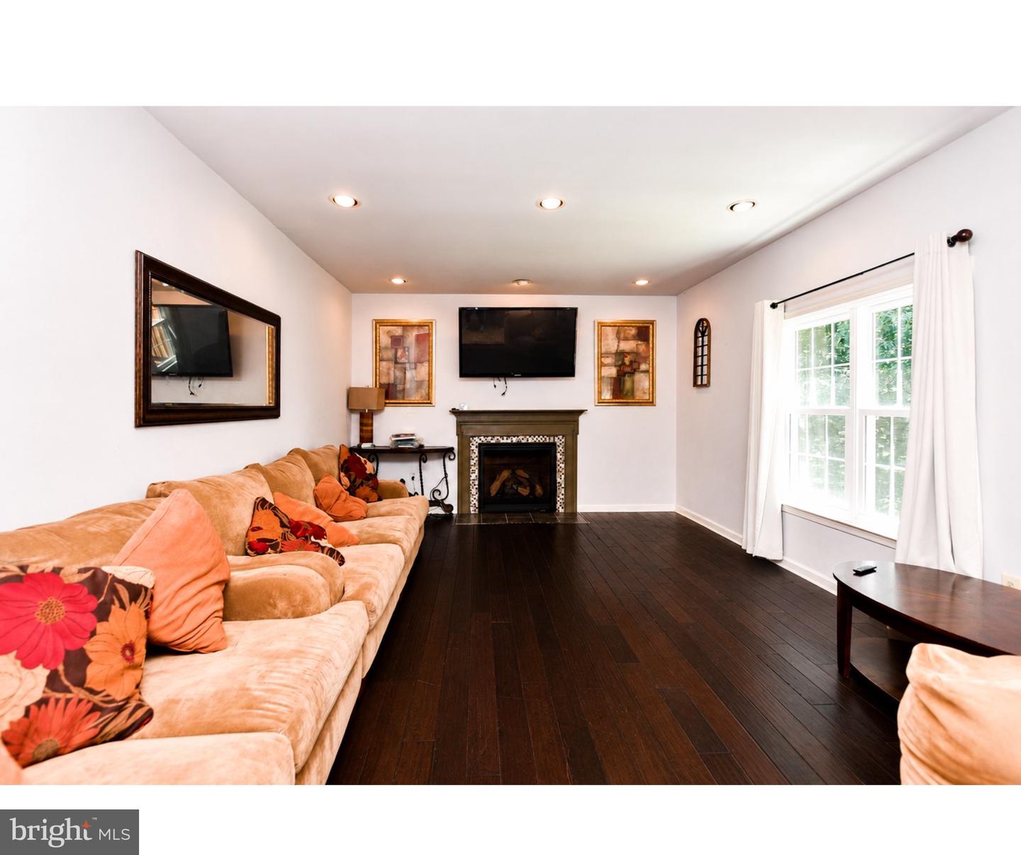 2406 Berry Thicket Ct Property Photo 6