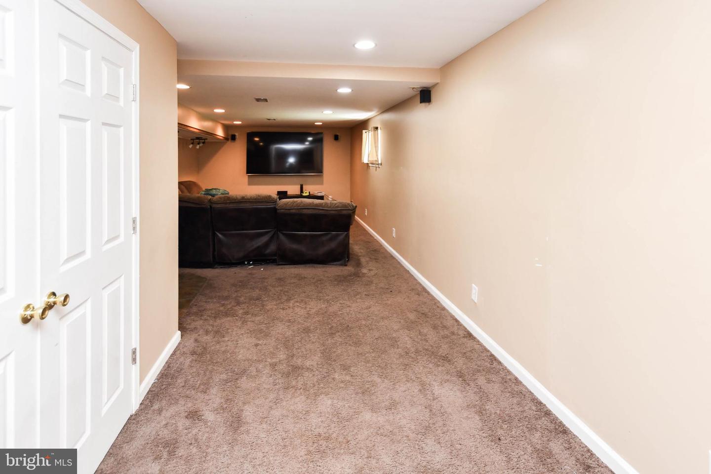 2406 Berry Thicket Ct Property Photo 12