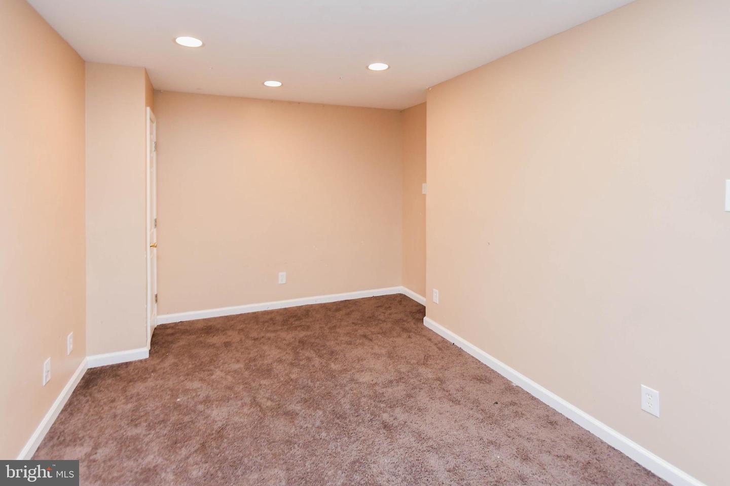 2406 Berry Thicket Ct Property Photo 16