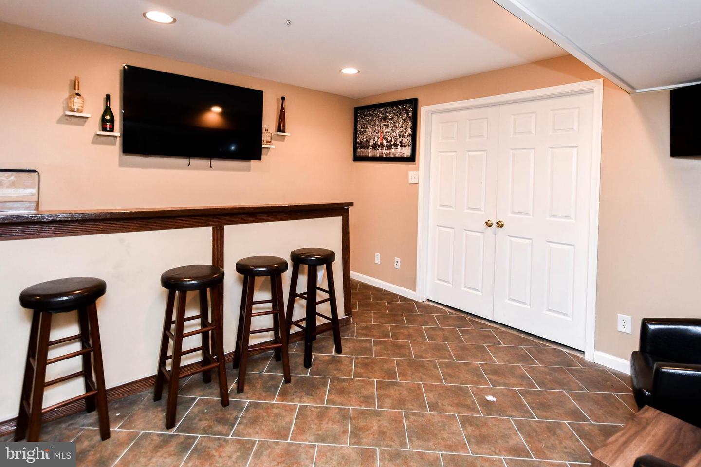 2406 Berry Thicket Ct Property Photo 17