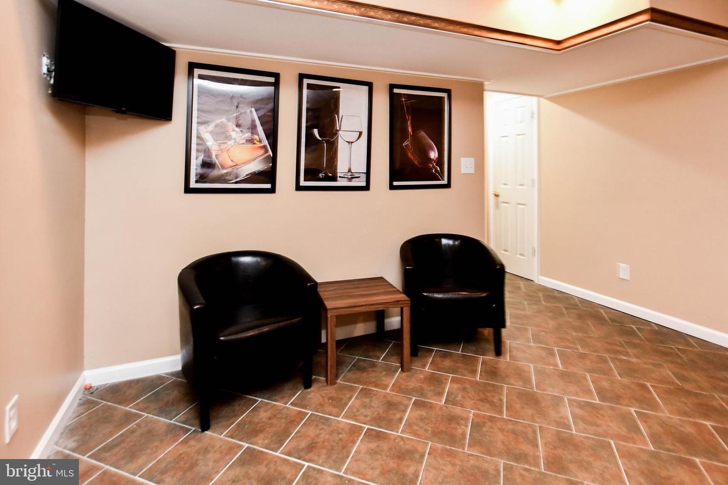 2406 Berry Thicket Ct Property Photo 18