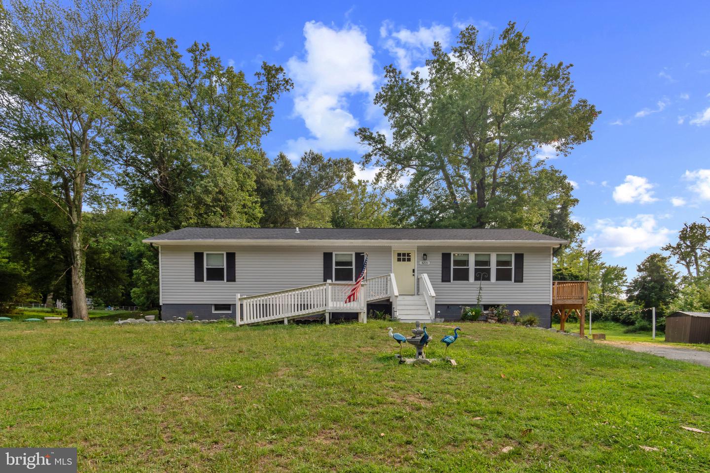 4215 Piper Ln Property Photo 4