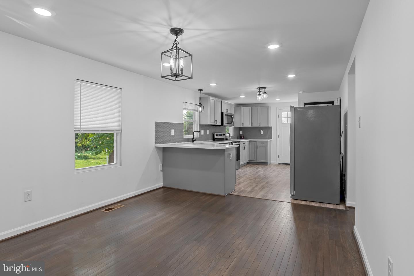 4215 Piper Ln Property Photo 11