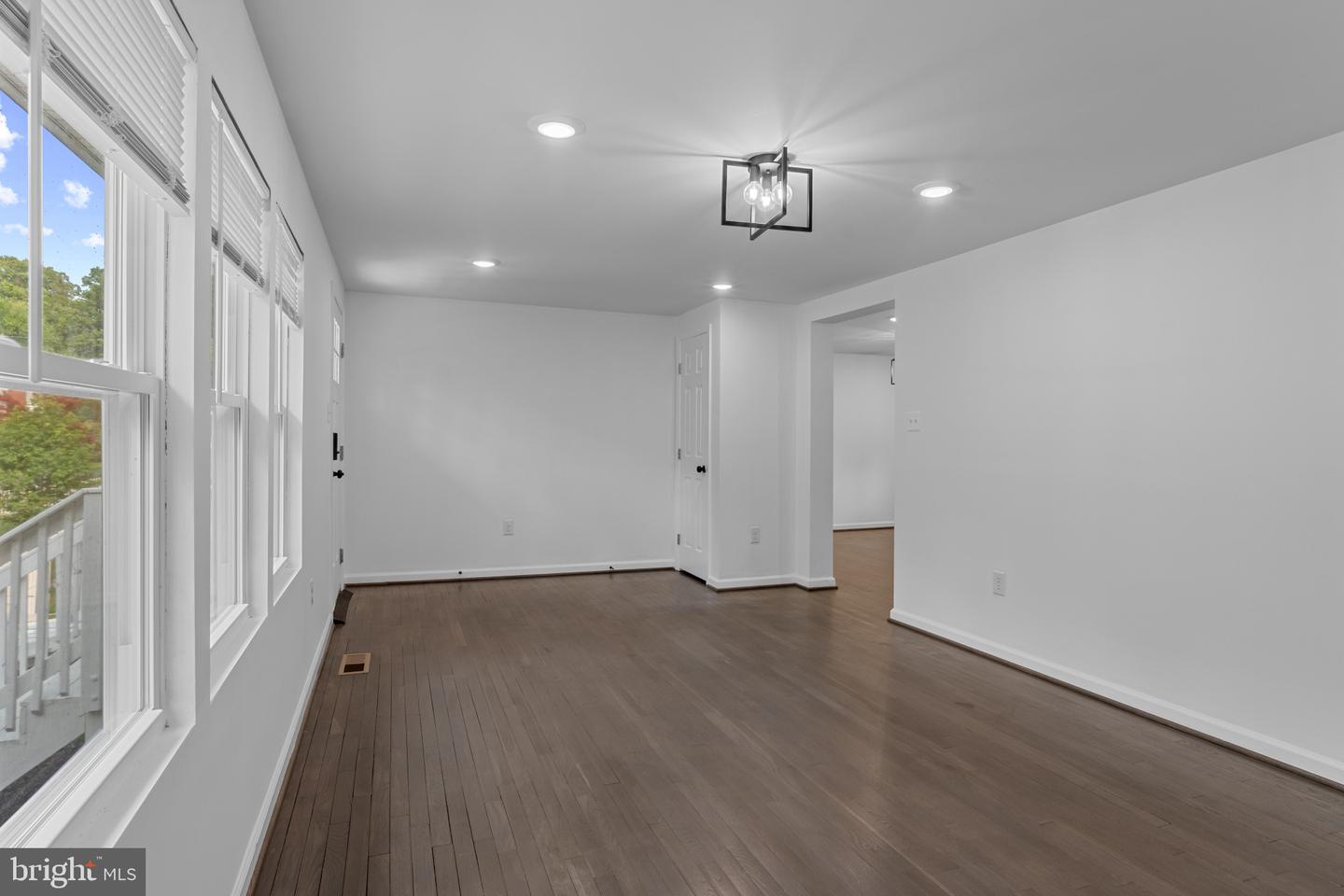 4215 Piper Ln Property Photo 13