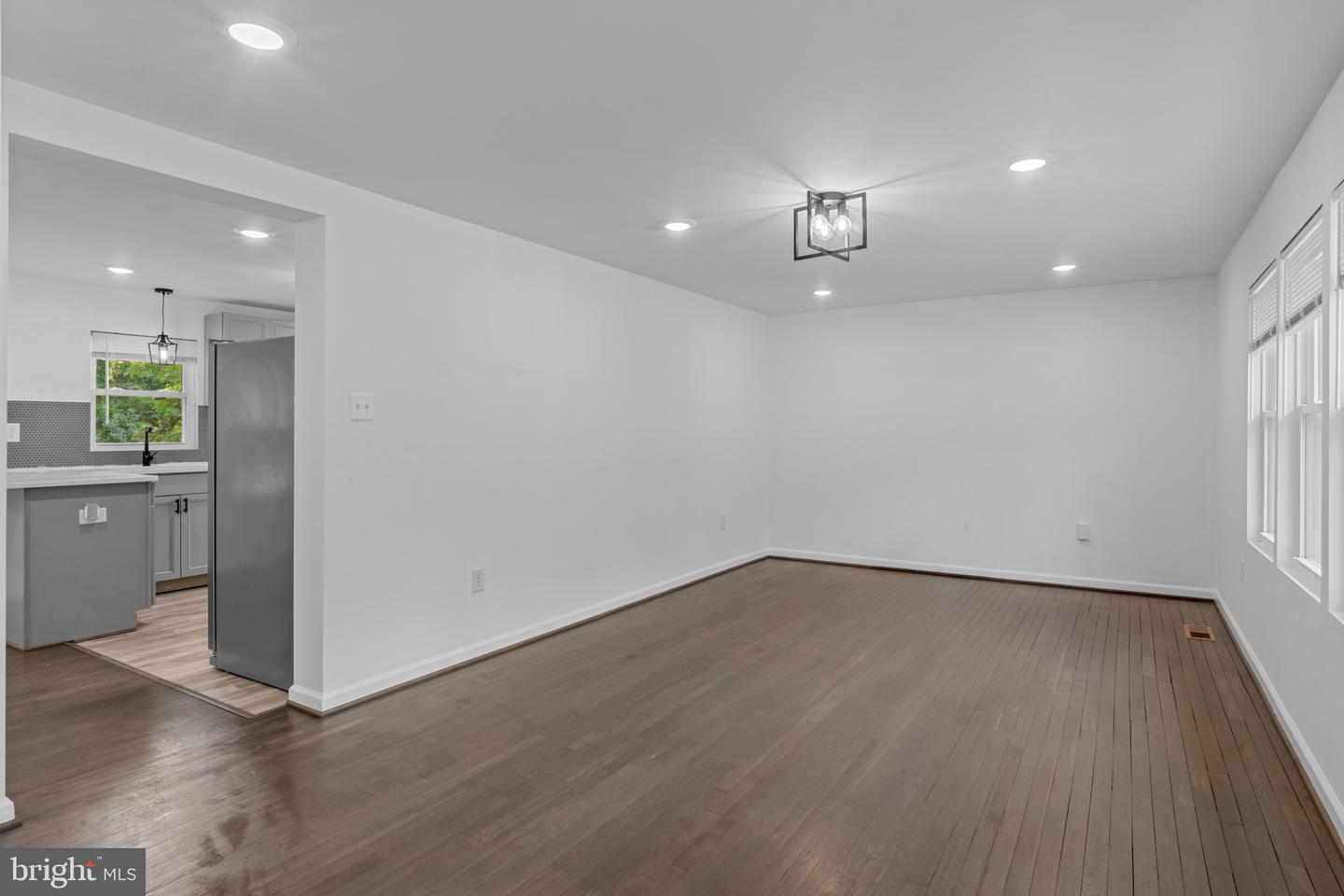 4215 Piper Ln Property Photo 14