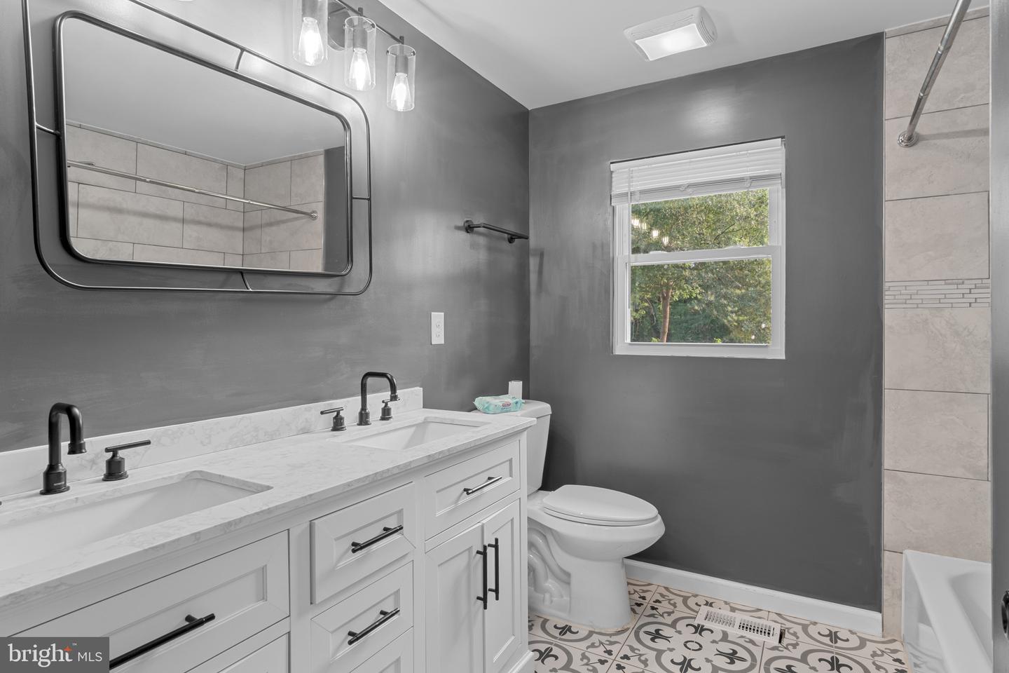 4215 Piper Ln Property Photo 18