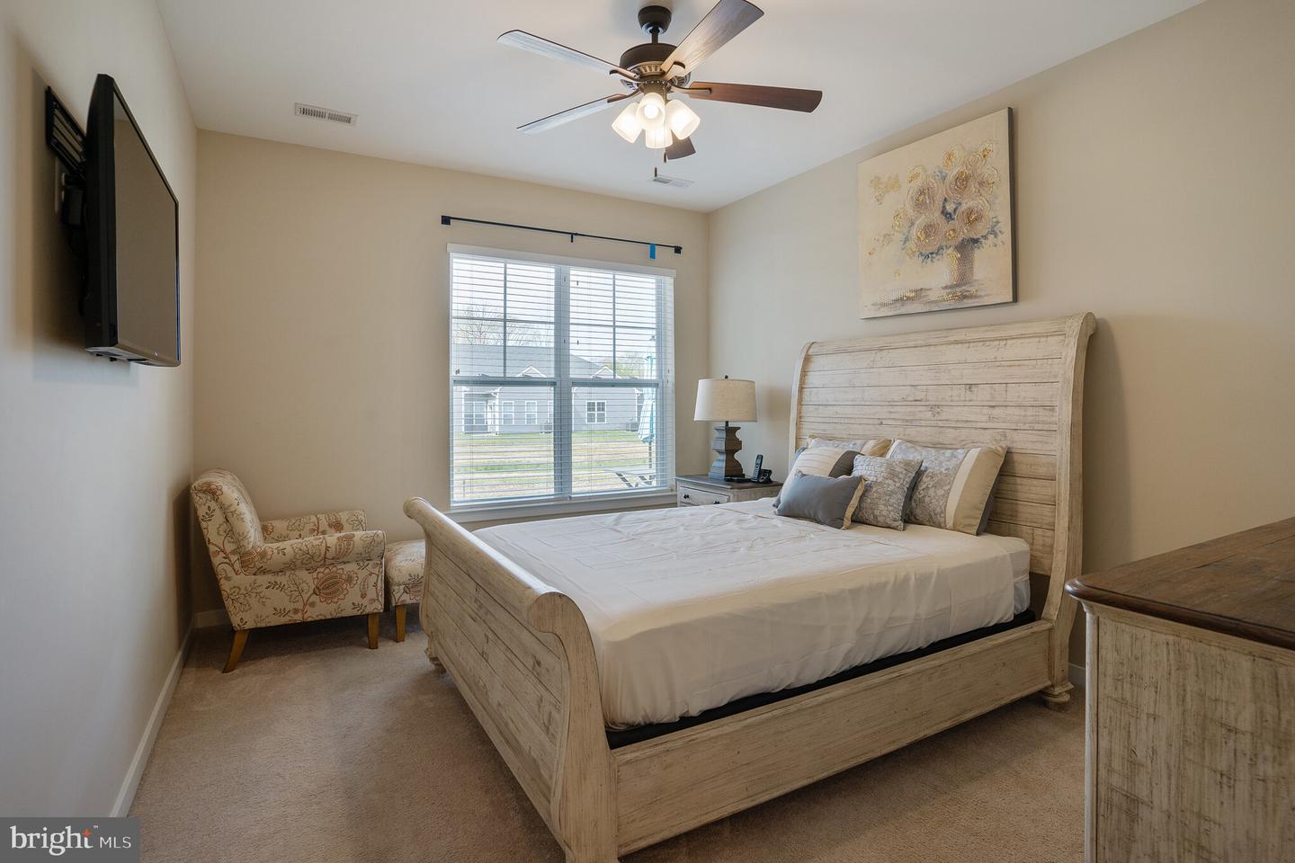 100 Camden Cir Property Photo 6