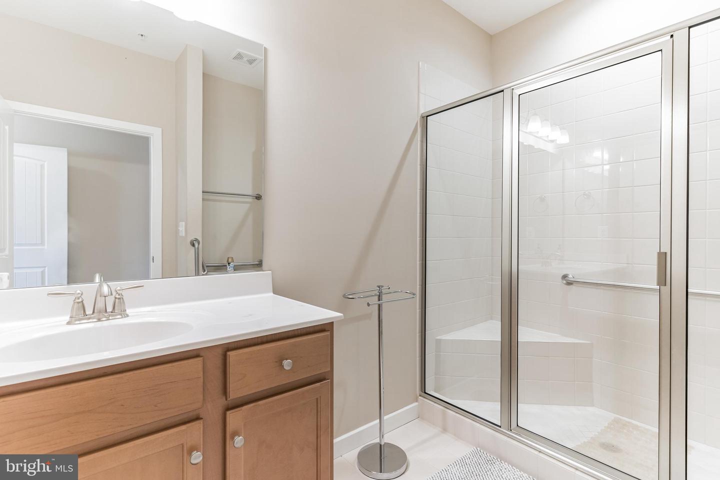100 Camden Cir Property Photo 8