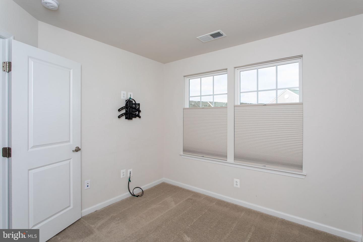 99 Caswell Dr Property Photo 38